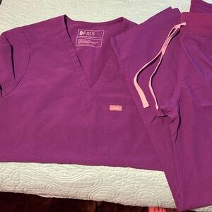 FIGS - Women Small Scrub Set